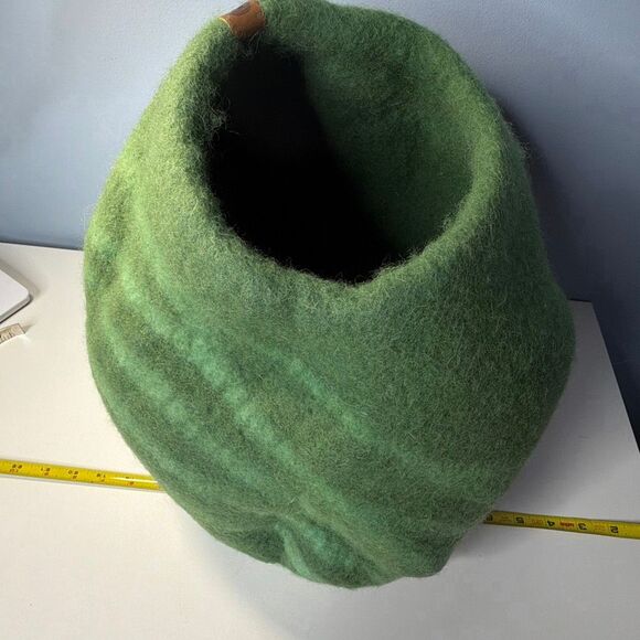 Boiled Wool Cat Cave Cat Cocoon Green Wool - Picture 6 of 8